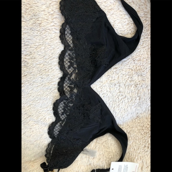 Gorgeous black bathing suit top with tags - Picture 1 of 6